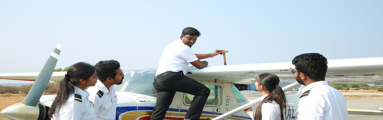 Choose The Best Institute To Get A Job After Aviation Diploma Course